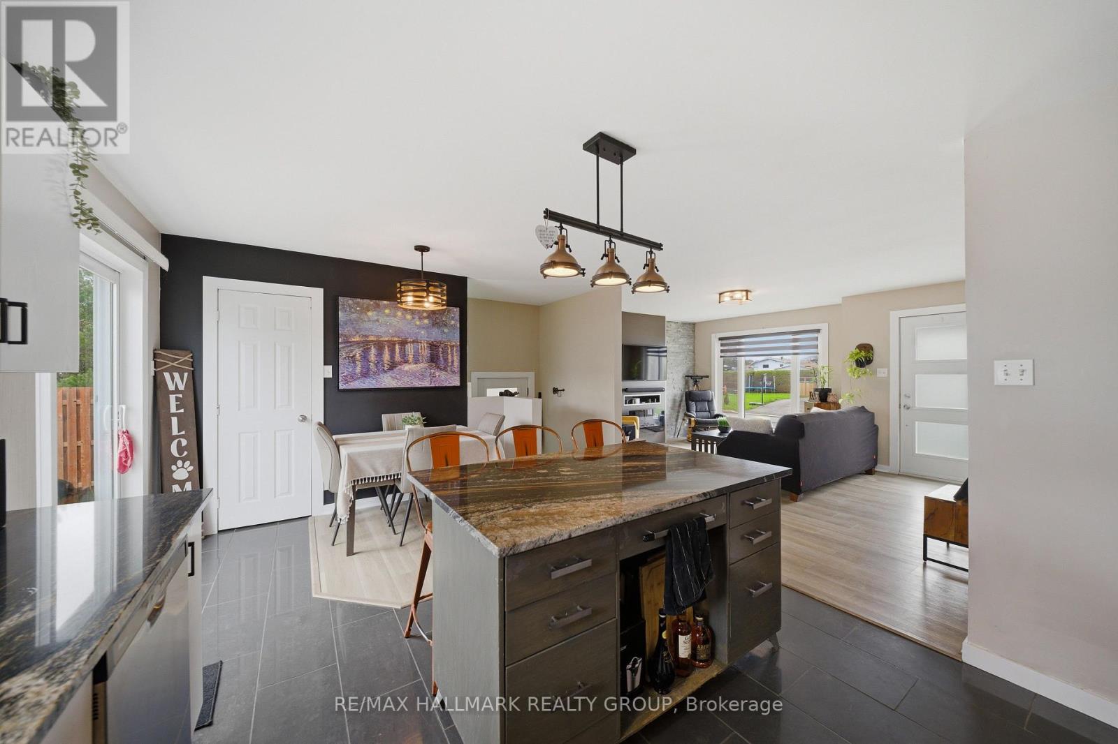 60 RICHARD STREET - 12