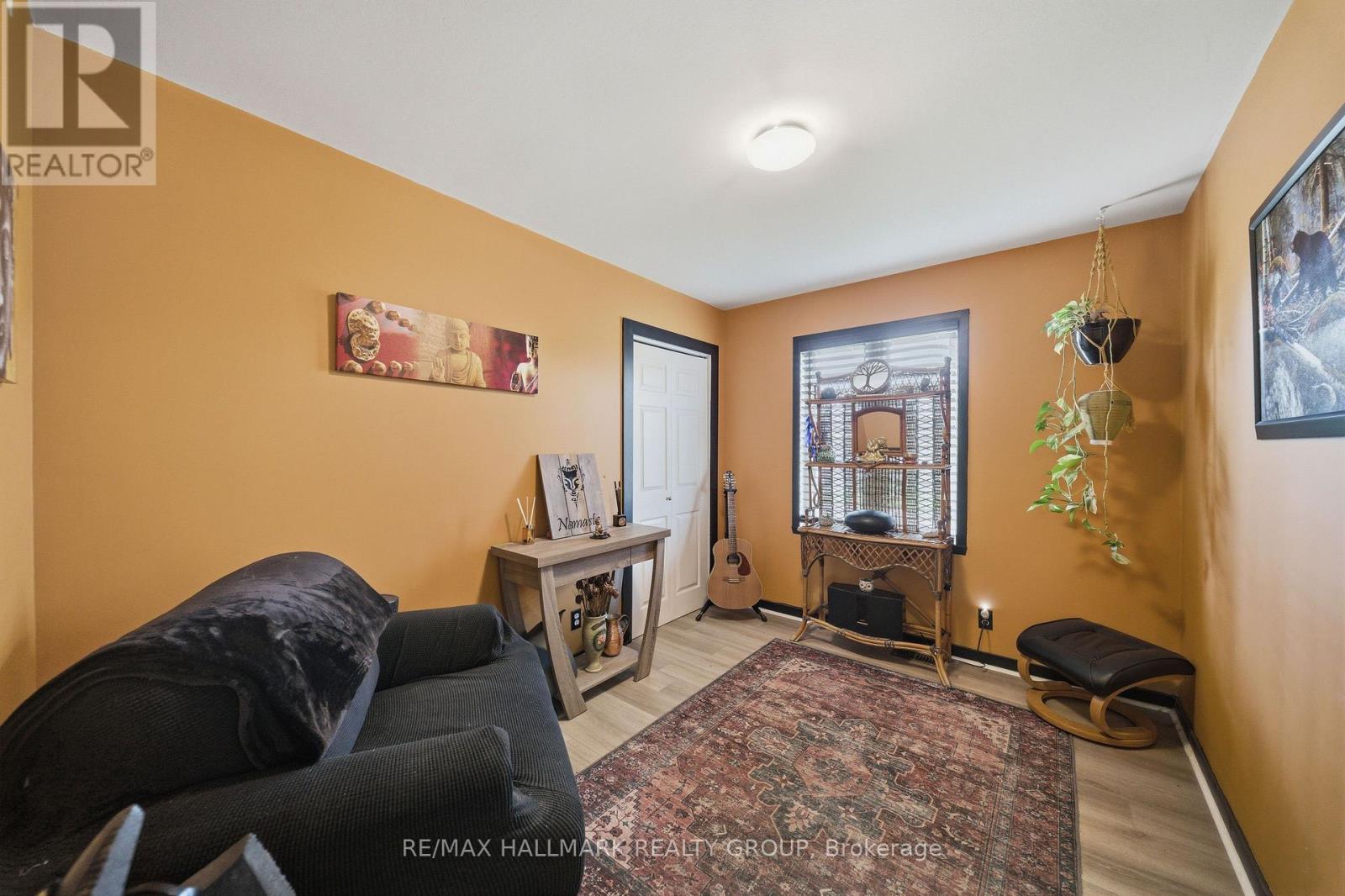 60 RICHARD STREET - 16