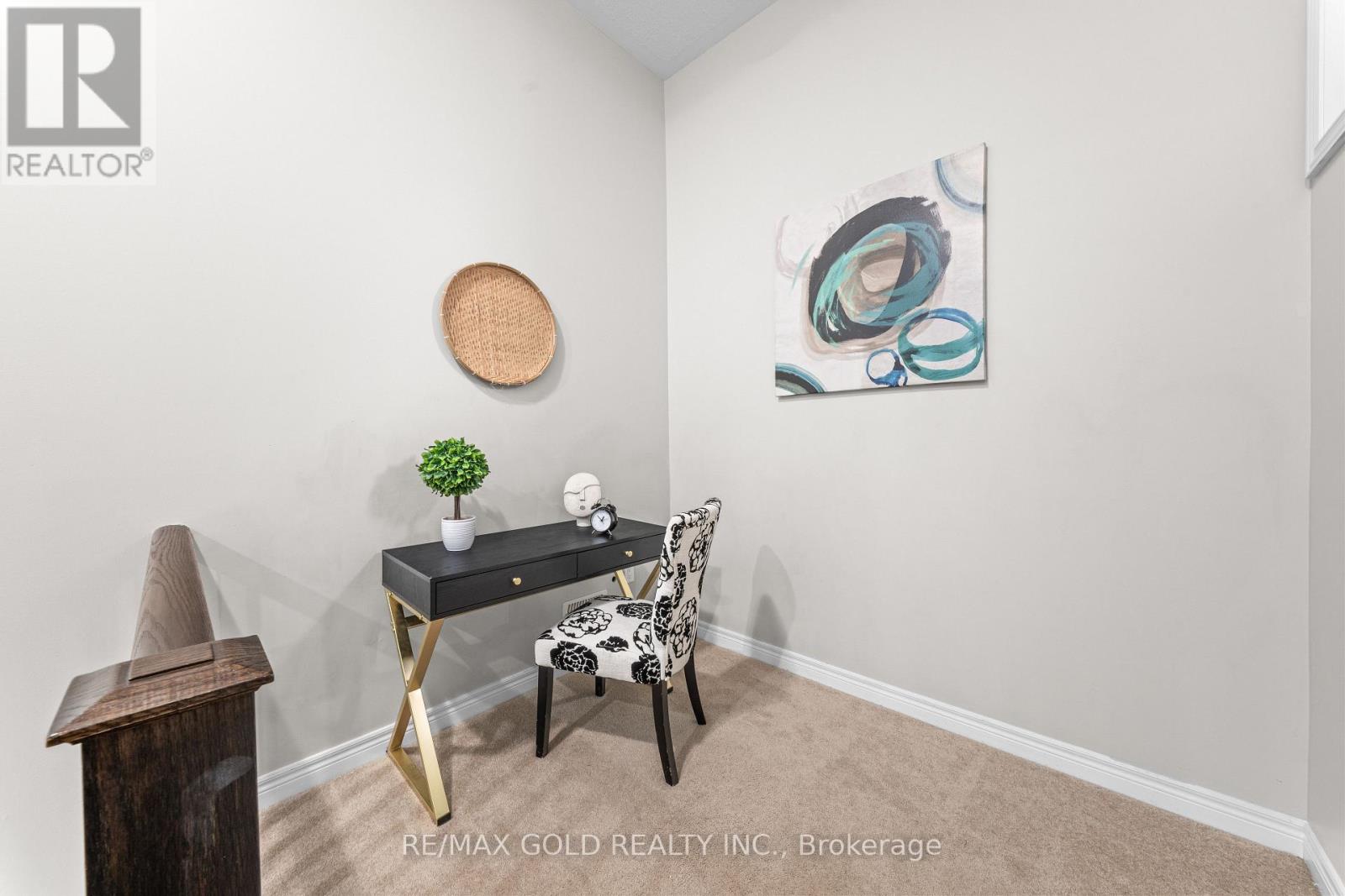 10 ROUGEBANK AVENUE - 24