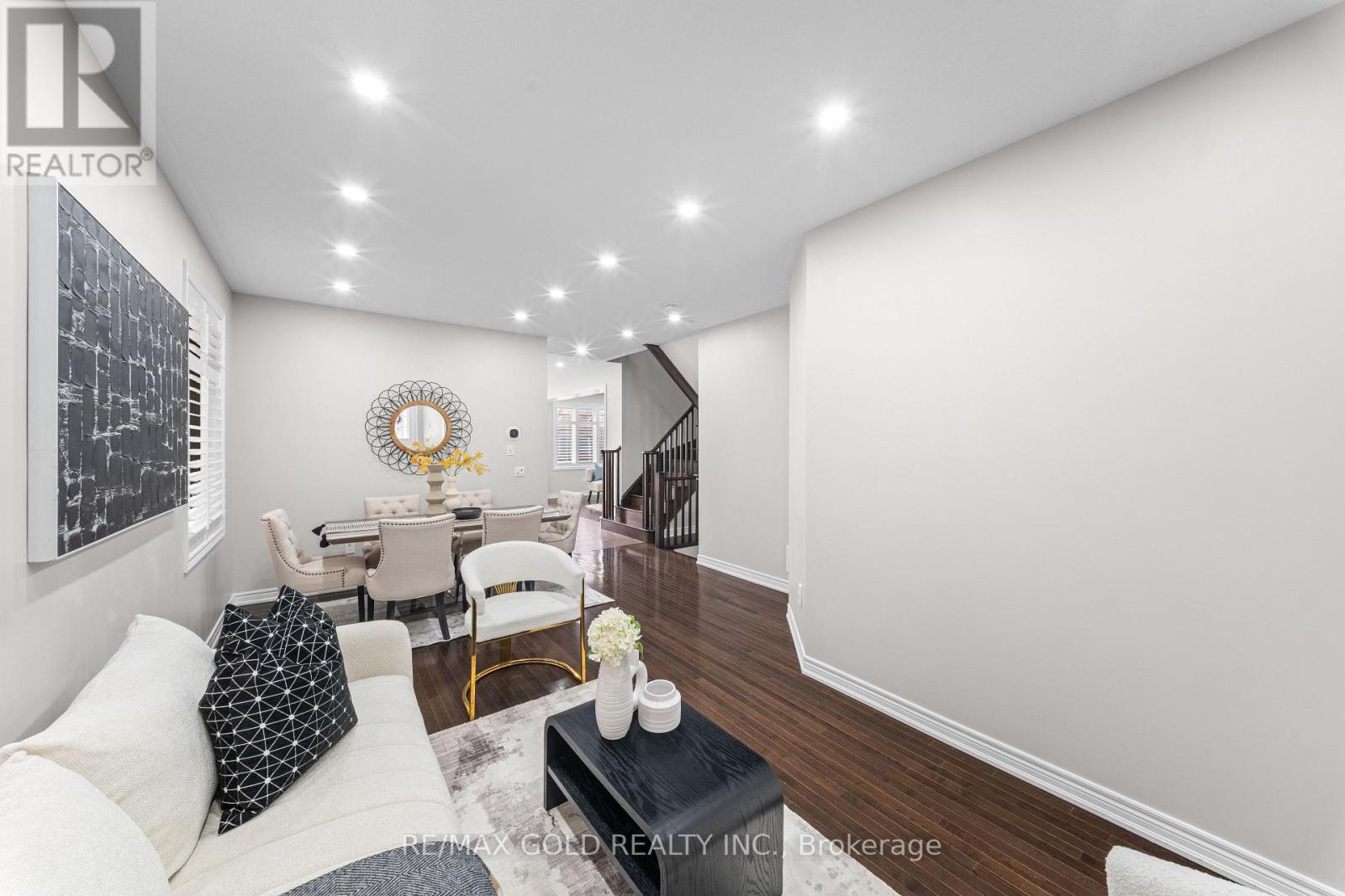 10 ROUGEBANK AVENUE - 8