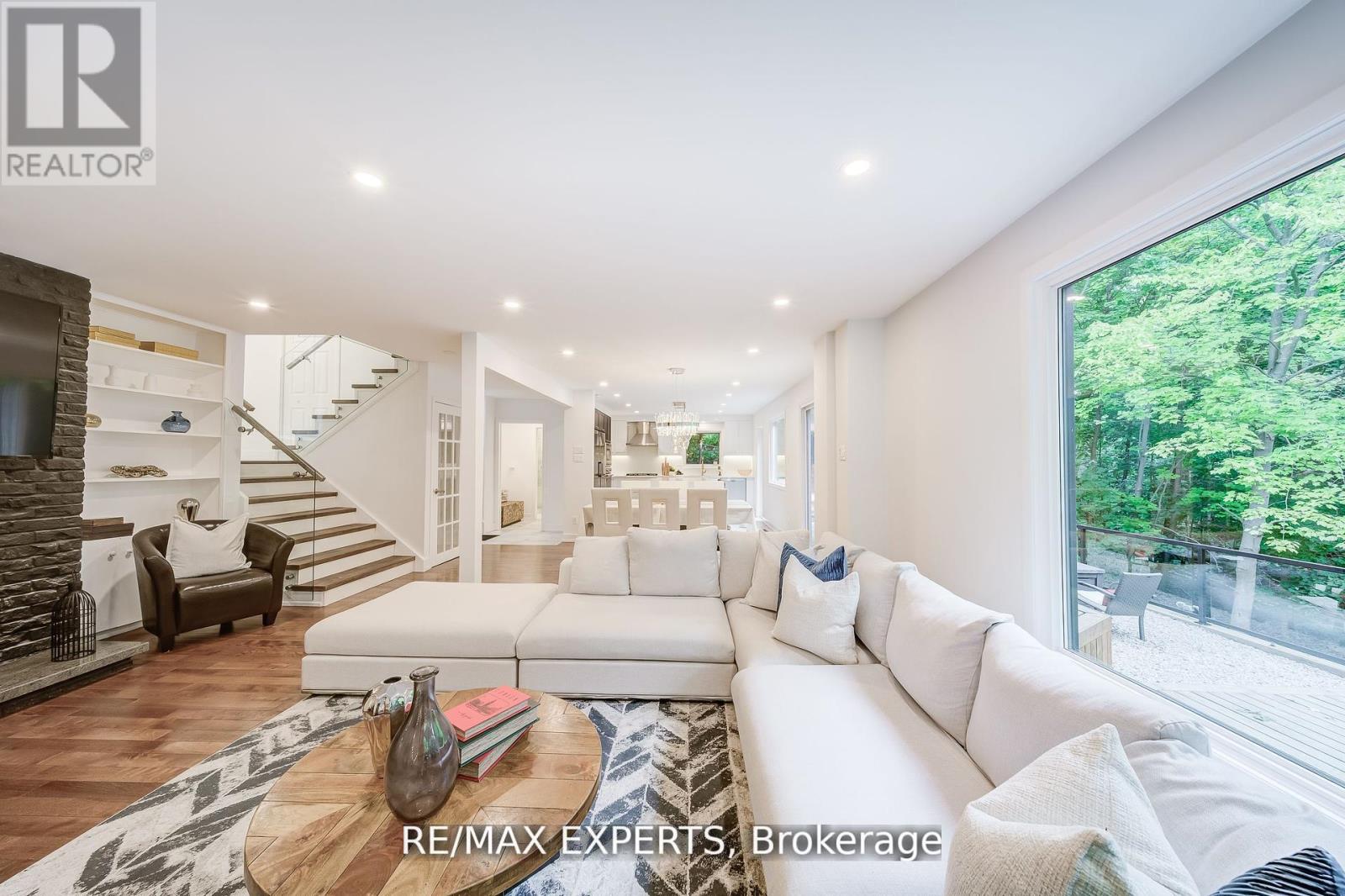 1135 GREENOAKS DRIVE - 10