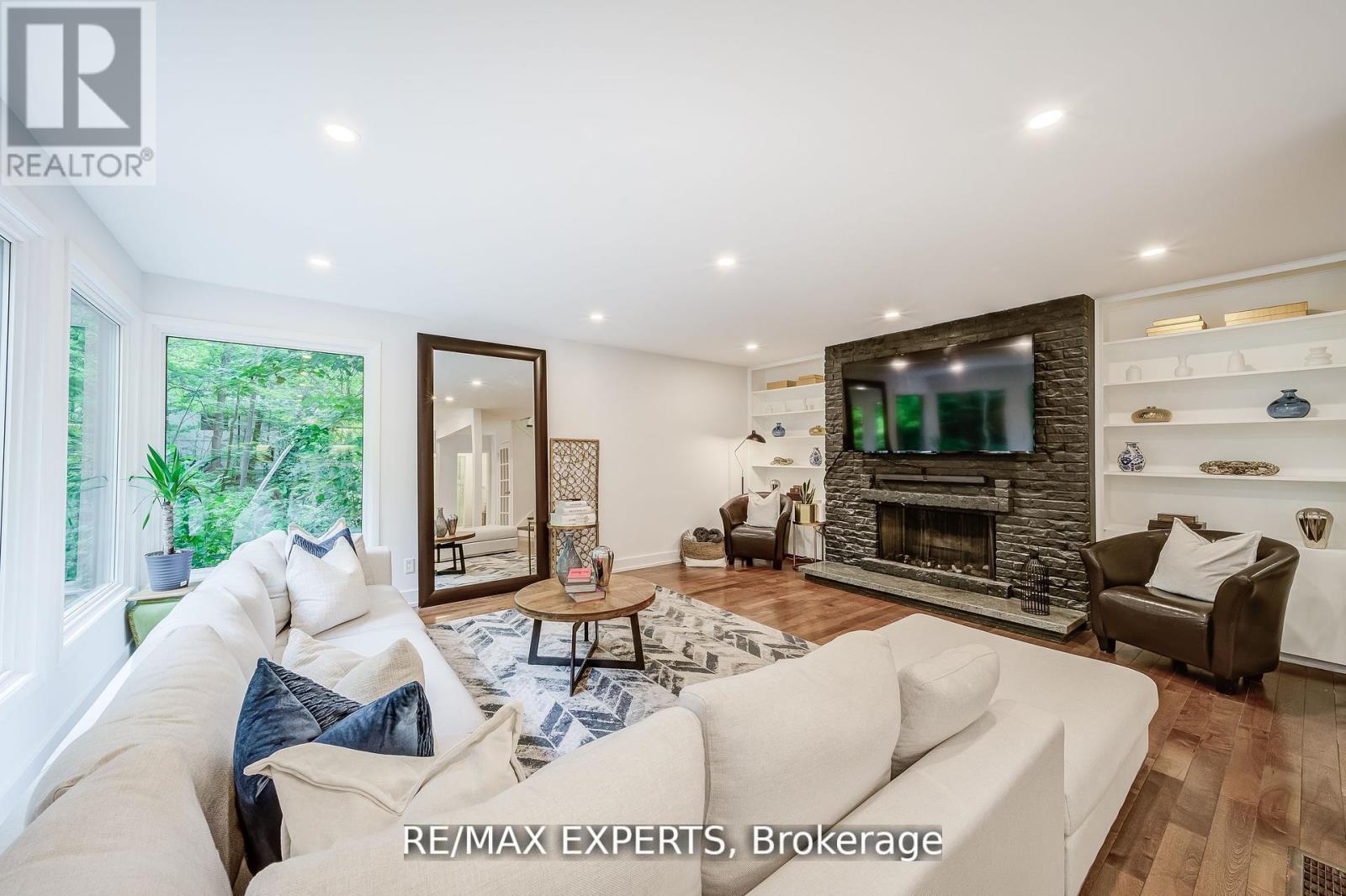 1135 GREENOAKS DRIVE - 13