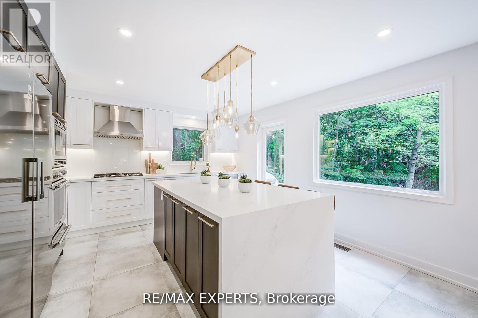 1135 GREENOAKS DRIVE - 16