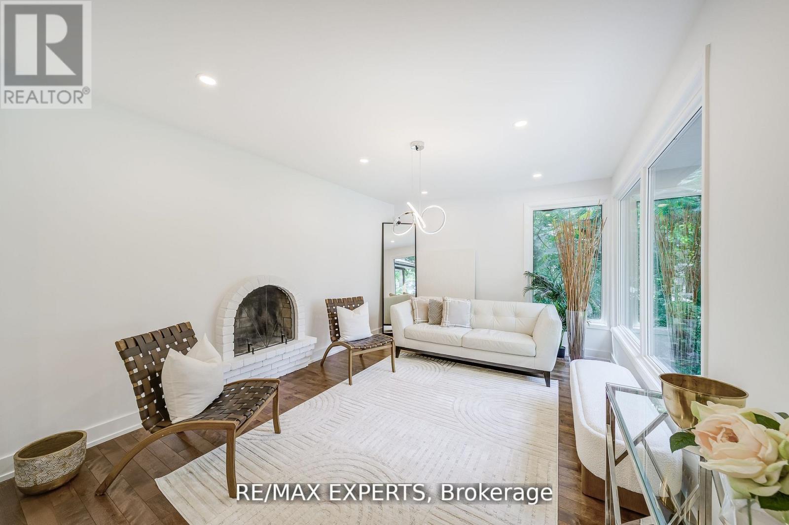 1135 GREENOAKS DRIVE - 6