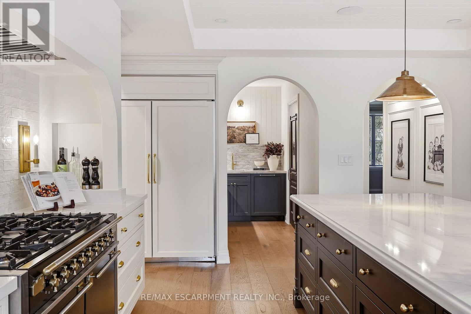 3081 BALMORAL AVENUE - 12