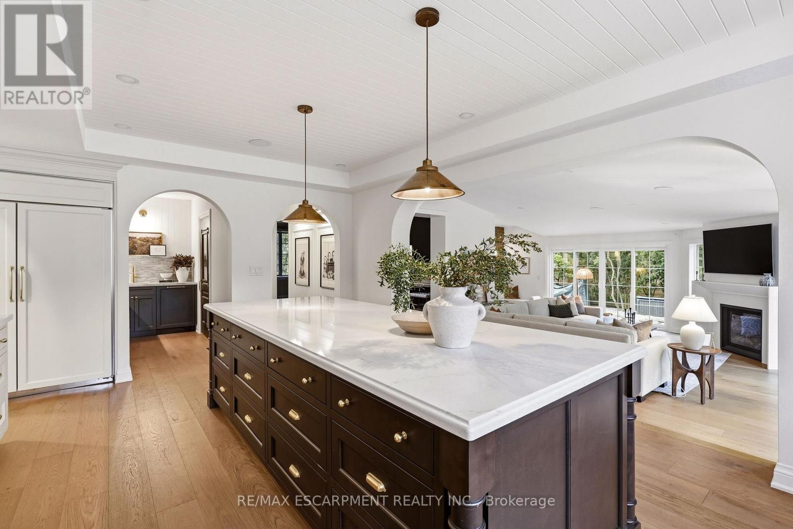 3081 BALMORAL AVENUE - 19