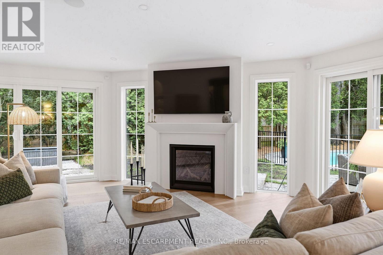 3081 BALMORAL AVENUE - 23