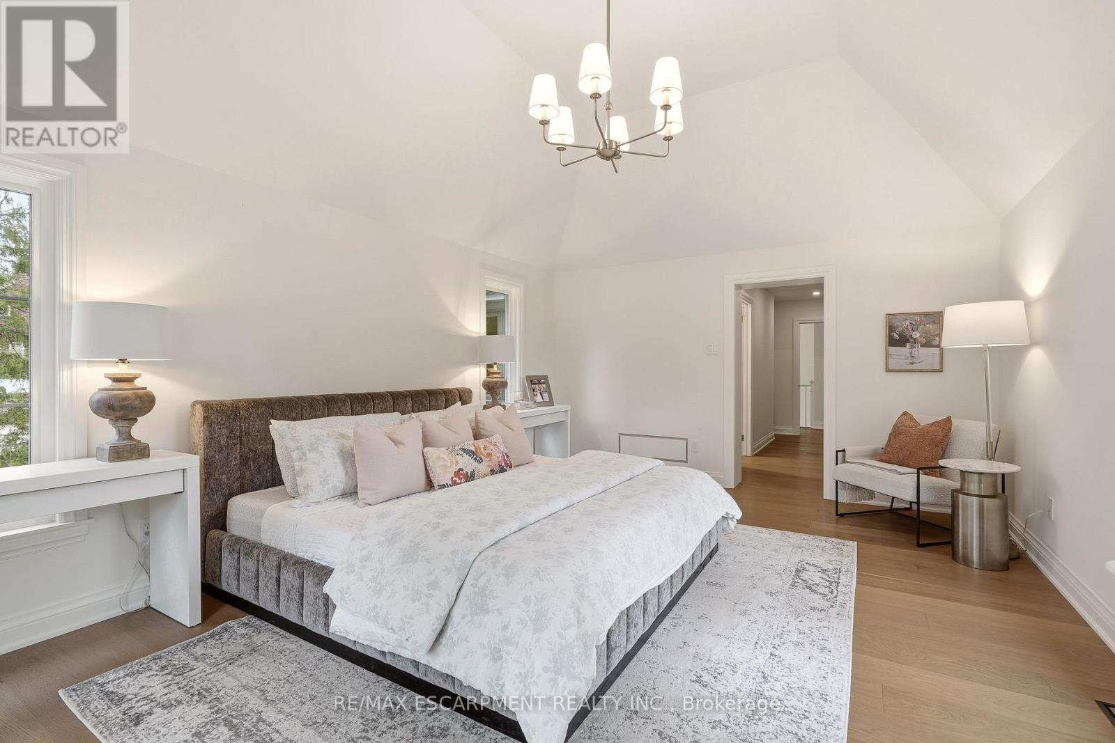 3081 BALMORAL AVENUE - 34