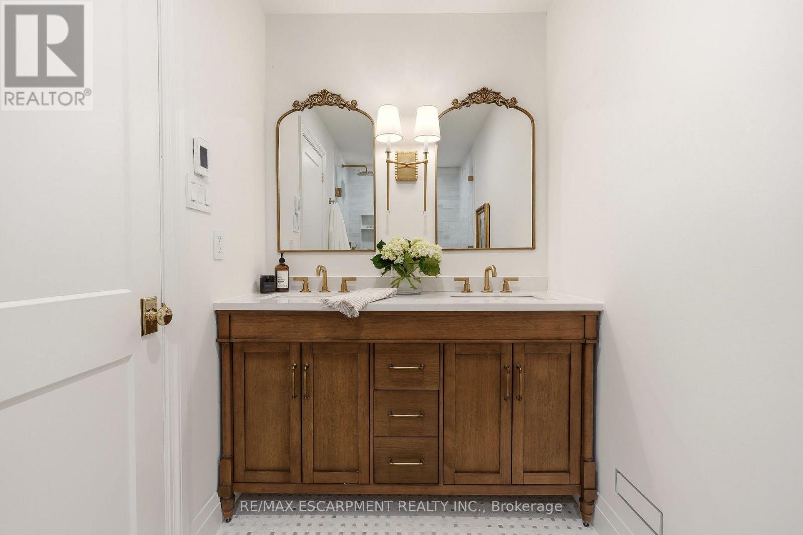 3081 BALMORAL AVENUE - 36