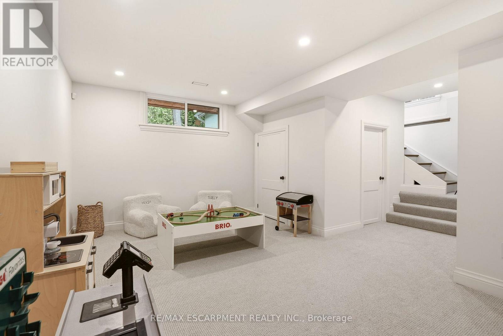 3081 BALMORAL AVENUE - 44