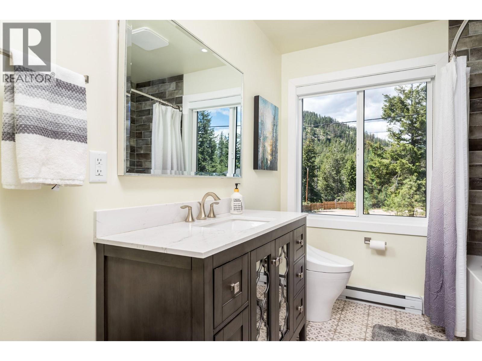 66 Crown Crescent, Vernon