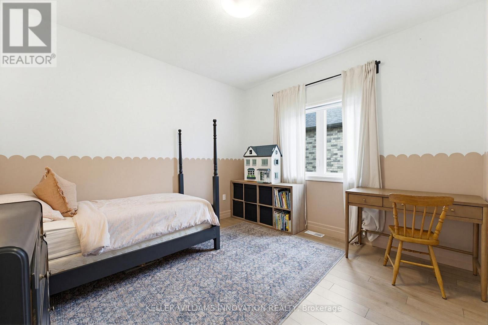 24 GILMER CRESCENT - 14