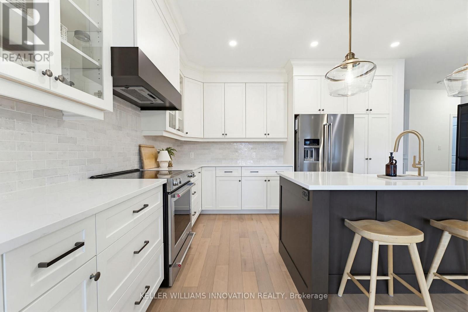 24 GILMER CRESCENT - 17