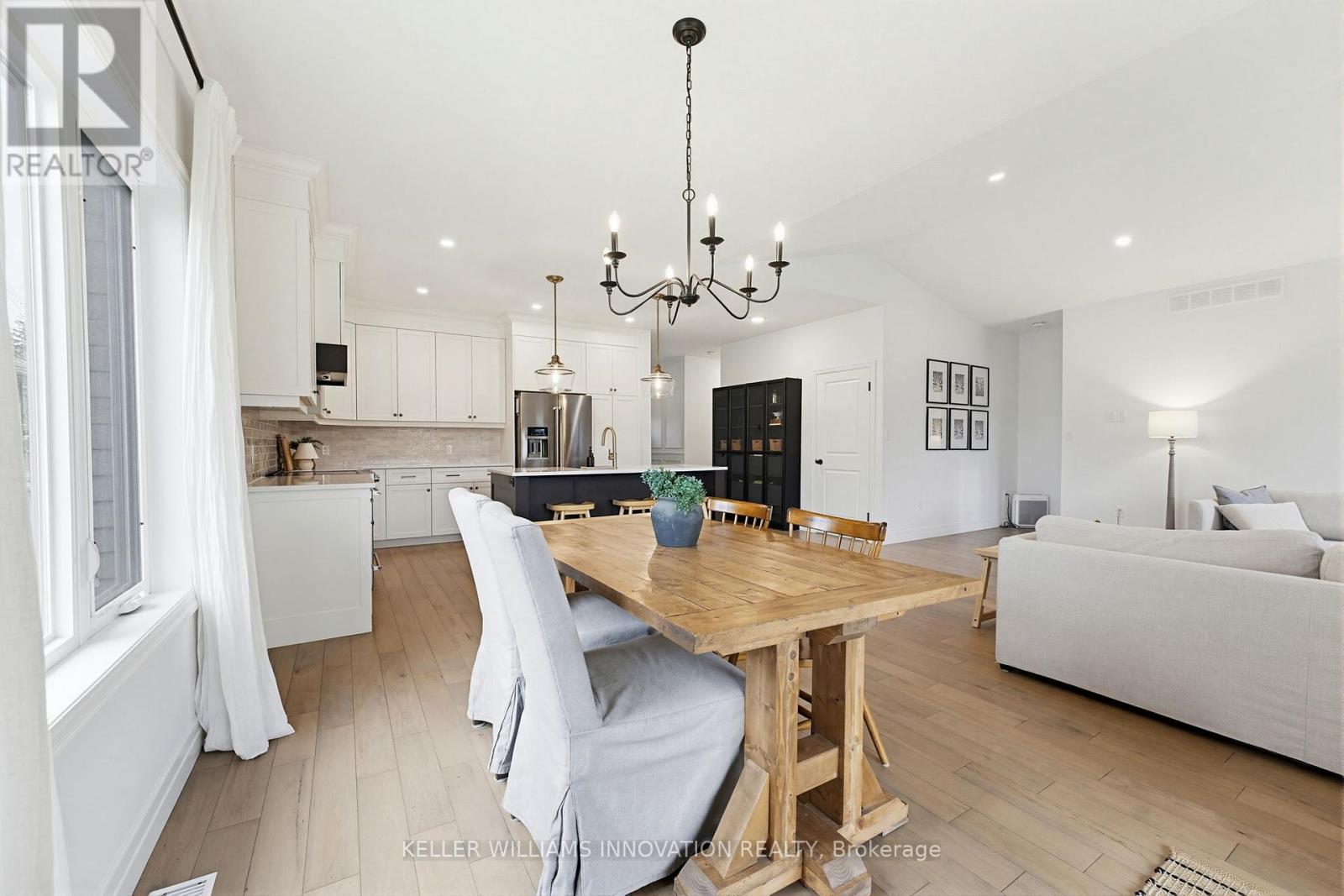 24 GILMER CRESCENT - 19