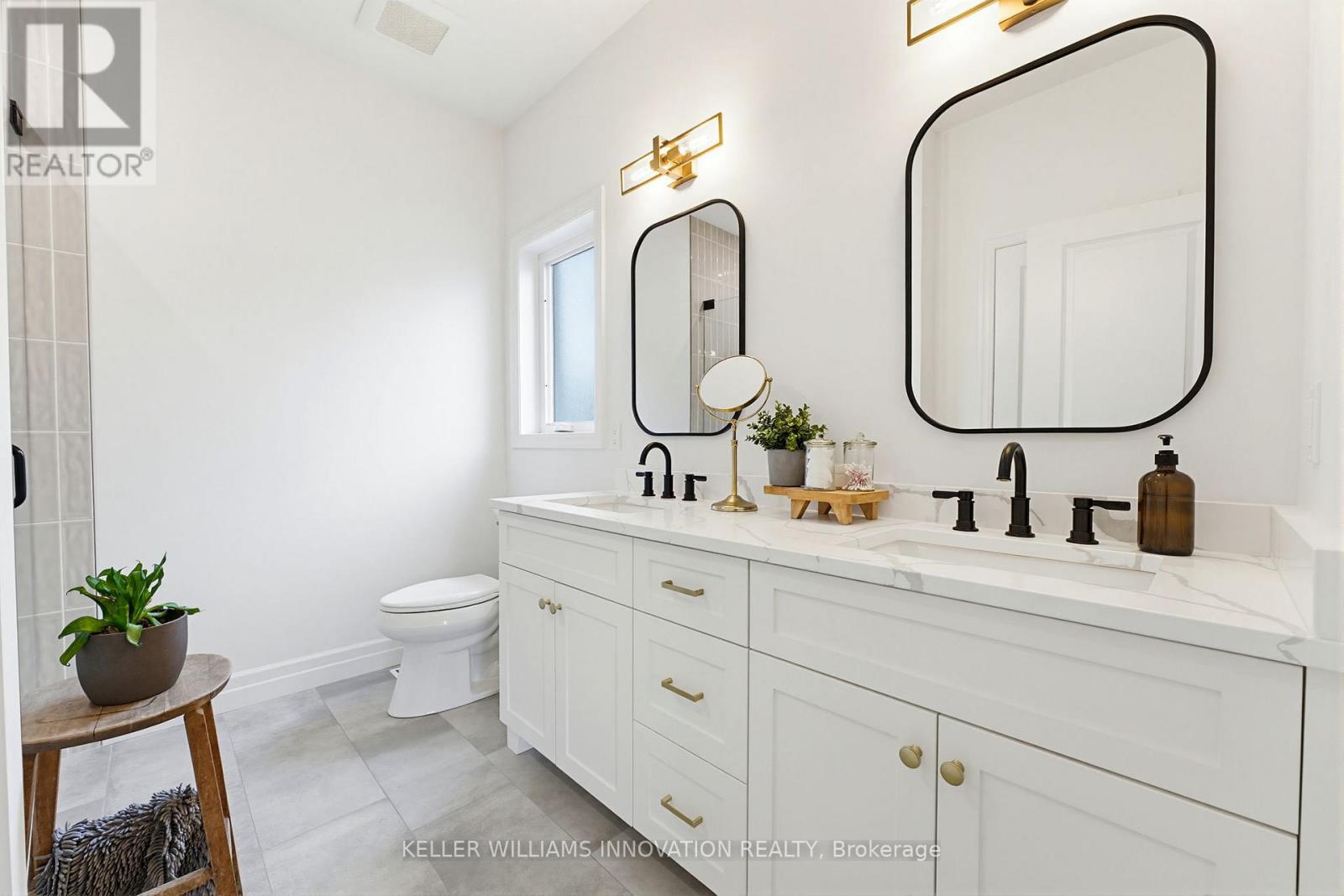24 GILMER CRESCENT - 23