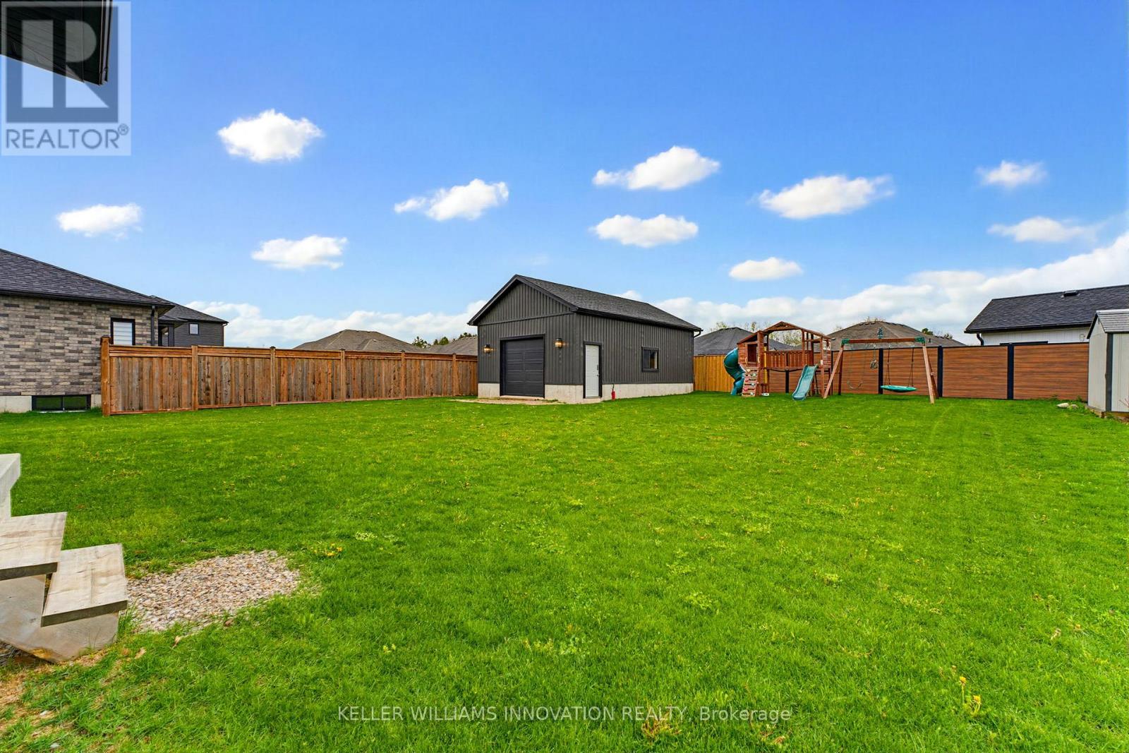 24 GILMER CRESCENT - 34