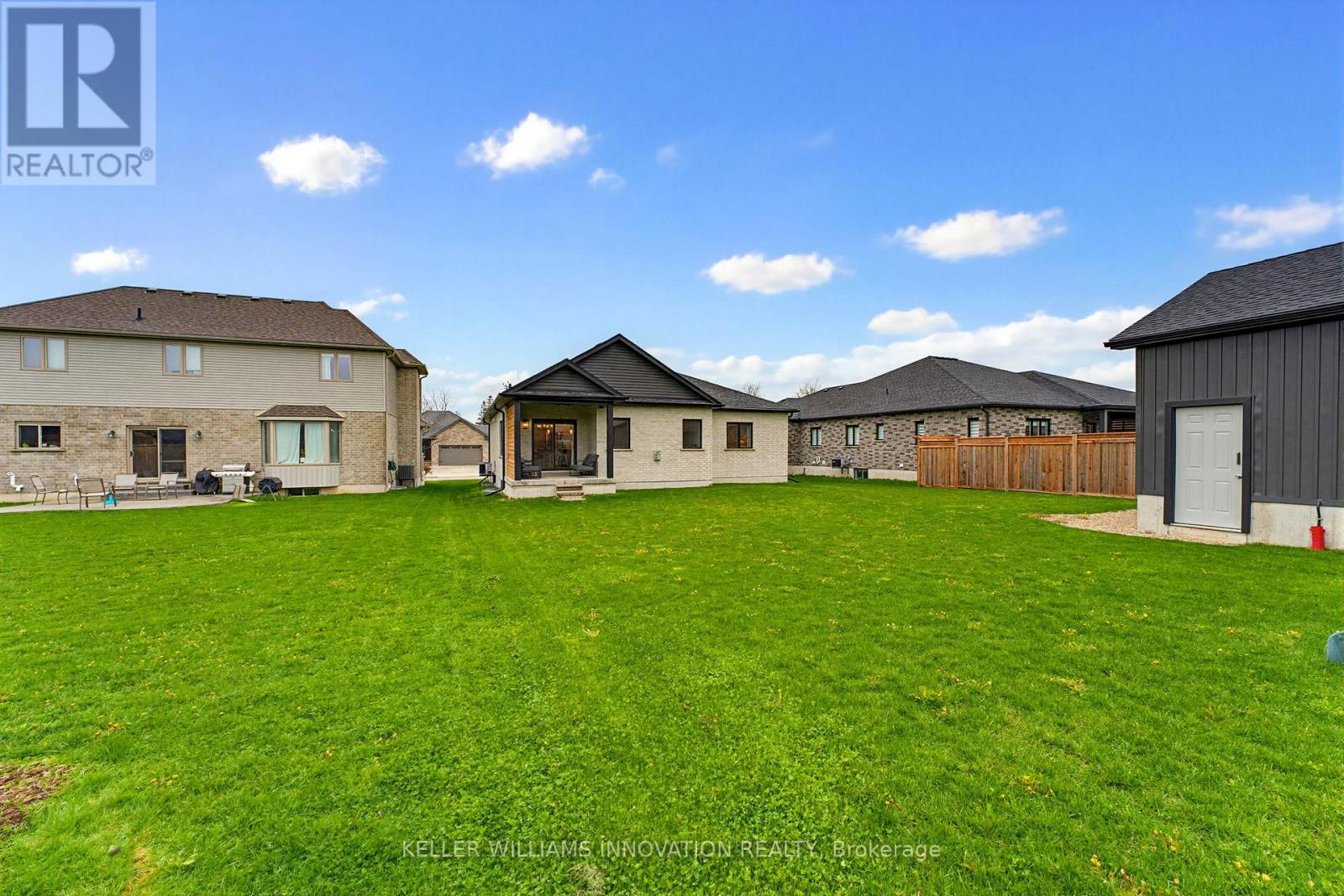 24 GILMER CRESCENT - 35