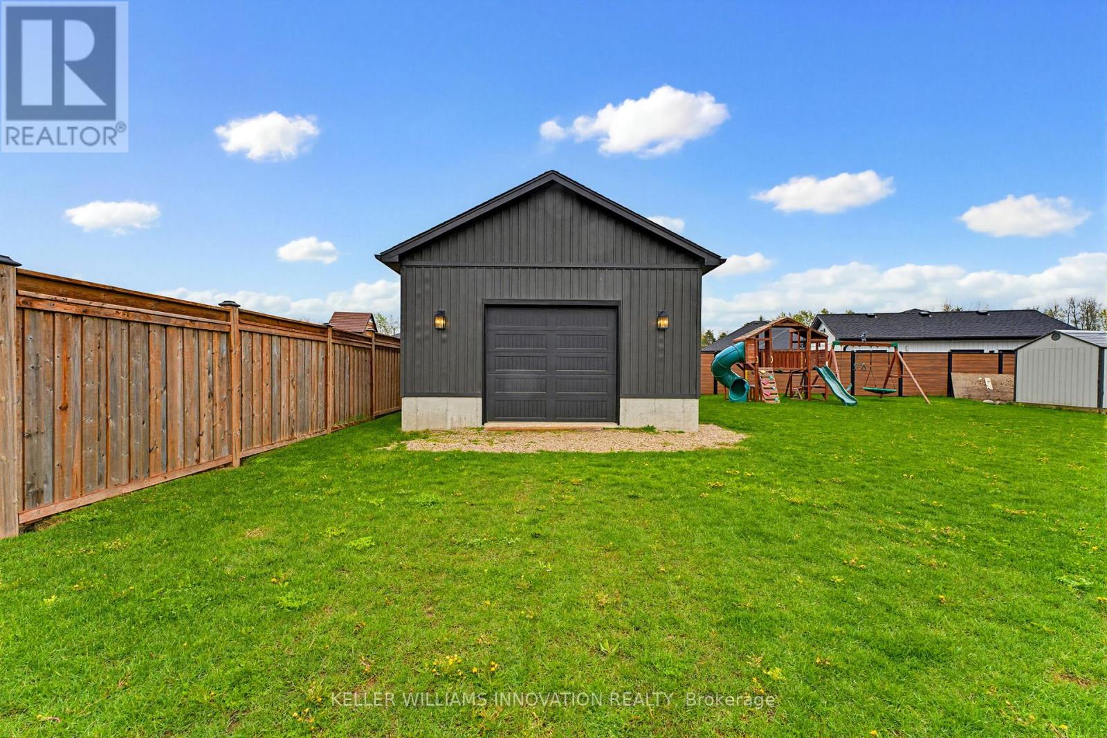 24 GILMER CRESCENT - 36