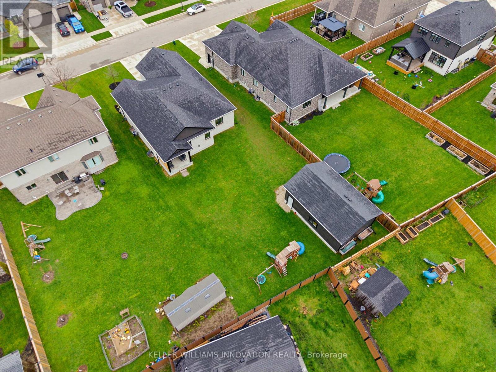 24 GILMER CRESCENT - 8