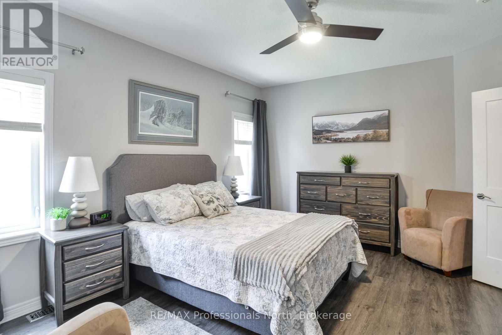 19 SELKIRK DRIVE - 17