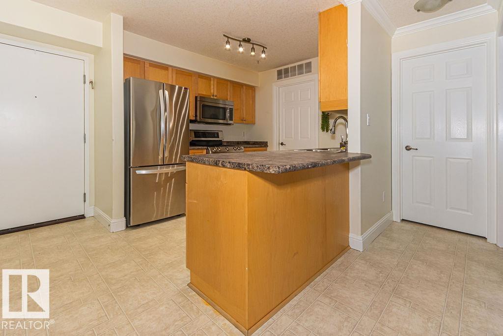 #214 13005 140 AV NW - 8