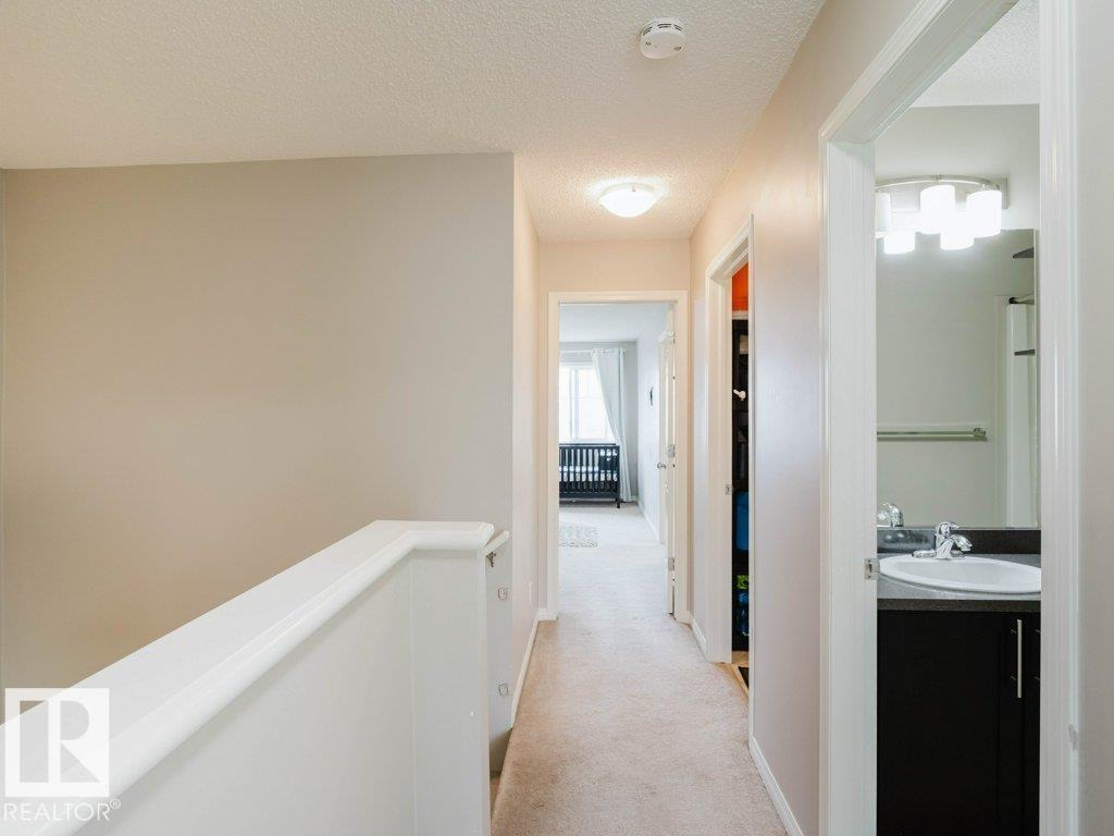 7607 24 AV SW - 24