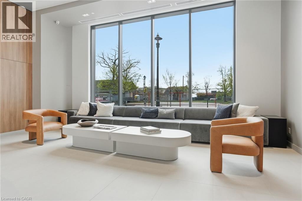 2075 LAKESHORE Road Unit# 702, Burlington, Ontario, L7R0H3 — Photo 3