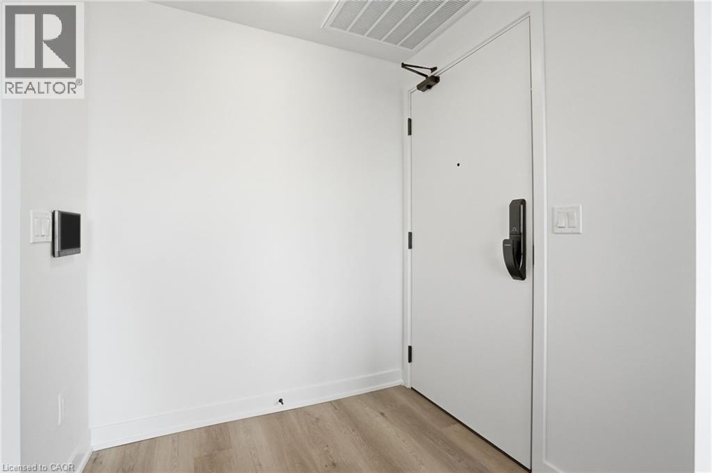 2075 LAKESHORE Road Unit# 702, Burlington, Ontario, L7R0H3 — Photo 6