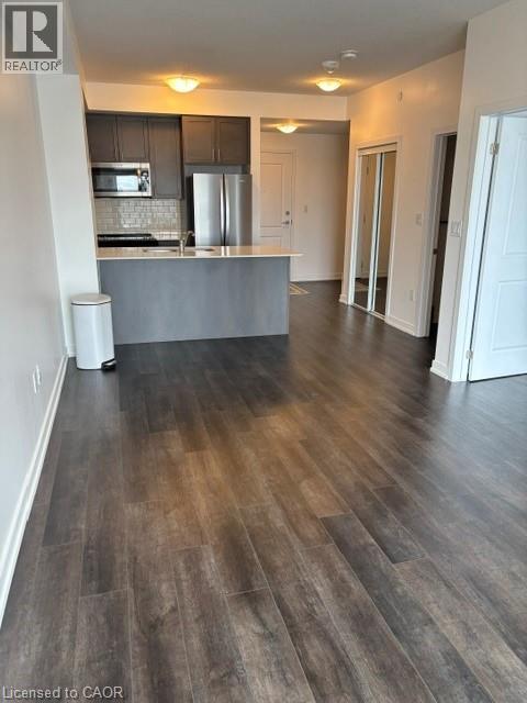 10 MALLARD Trail Unit# 527, Waterdown, Ontario, L8B2A7 — Photo 9