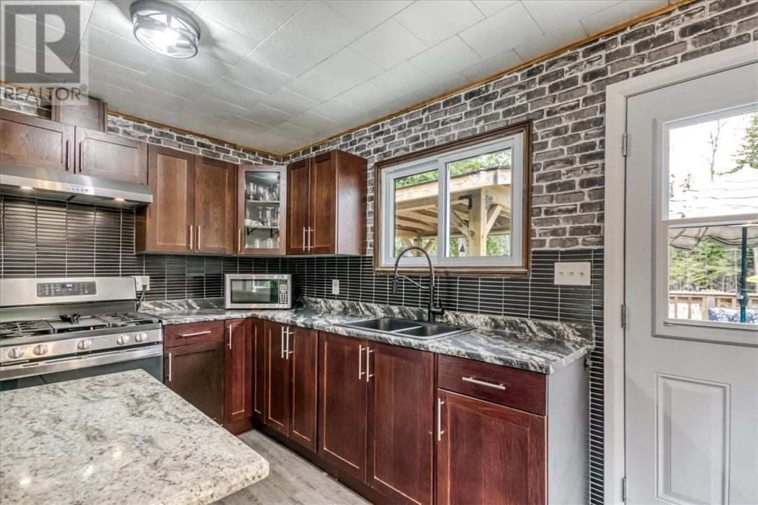 1137 Bay Estates Road S - 11
