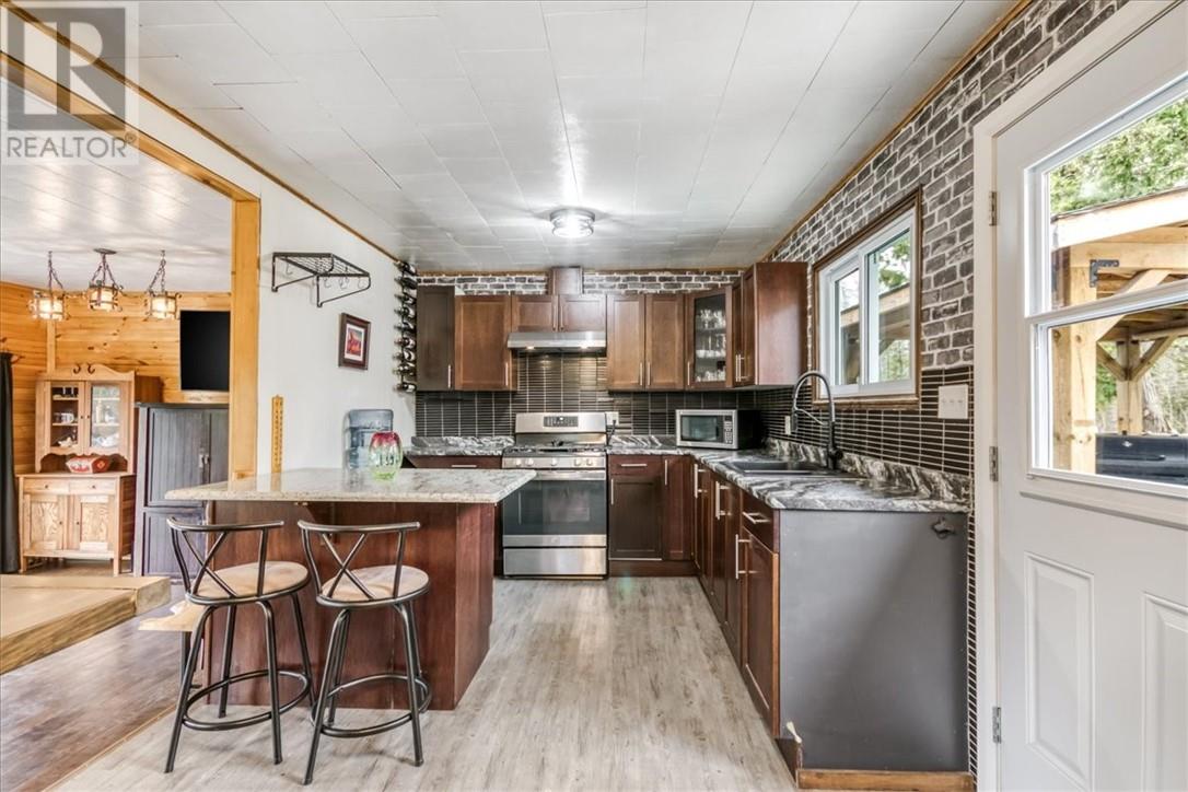 1137 Bay Estates Road S - 9