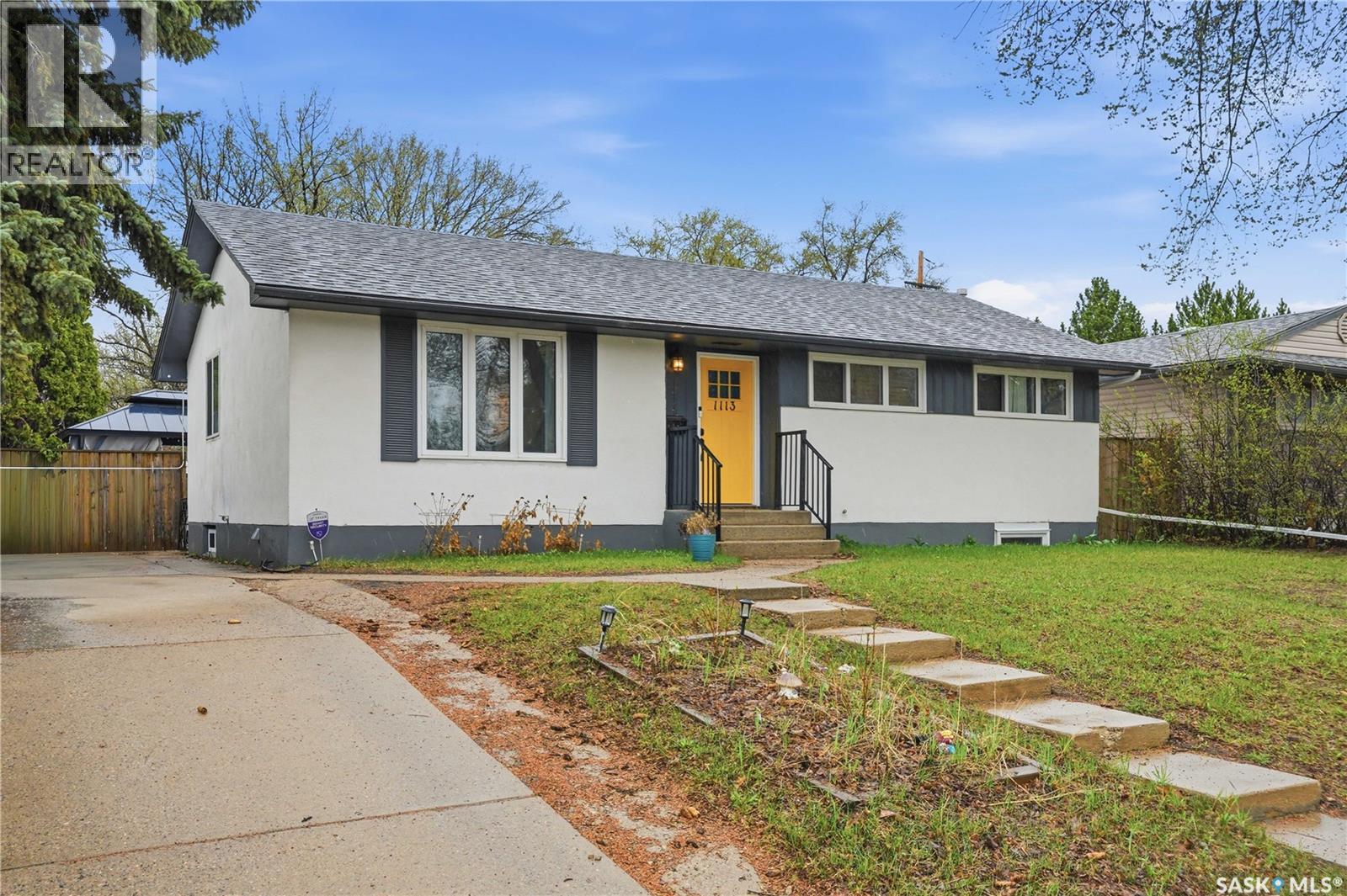 1113 Wilson CRESCENT - 1