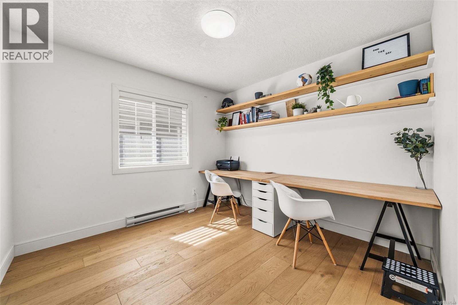 6 1182 Colville Rd, Esquimalt
