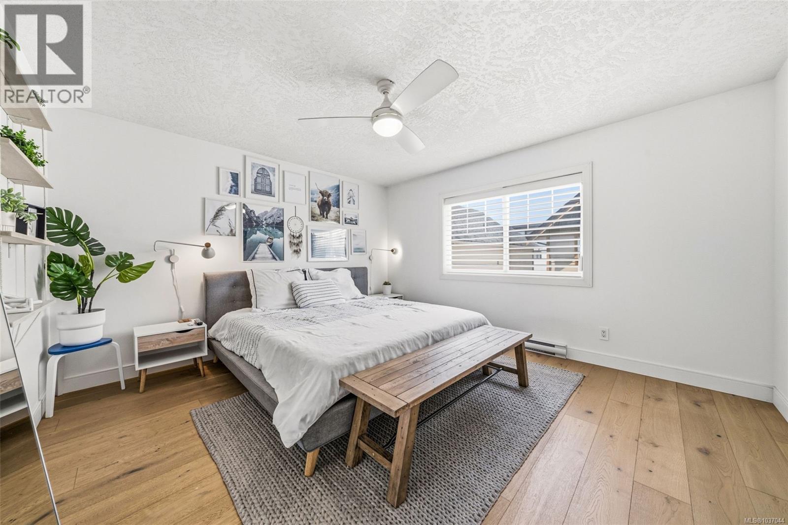 #6 1182 Colville Rd - 16