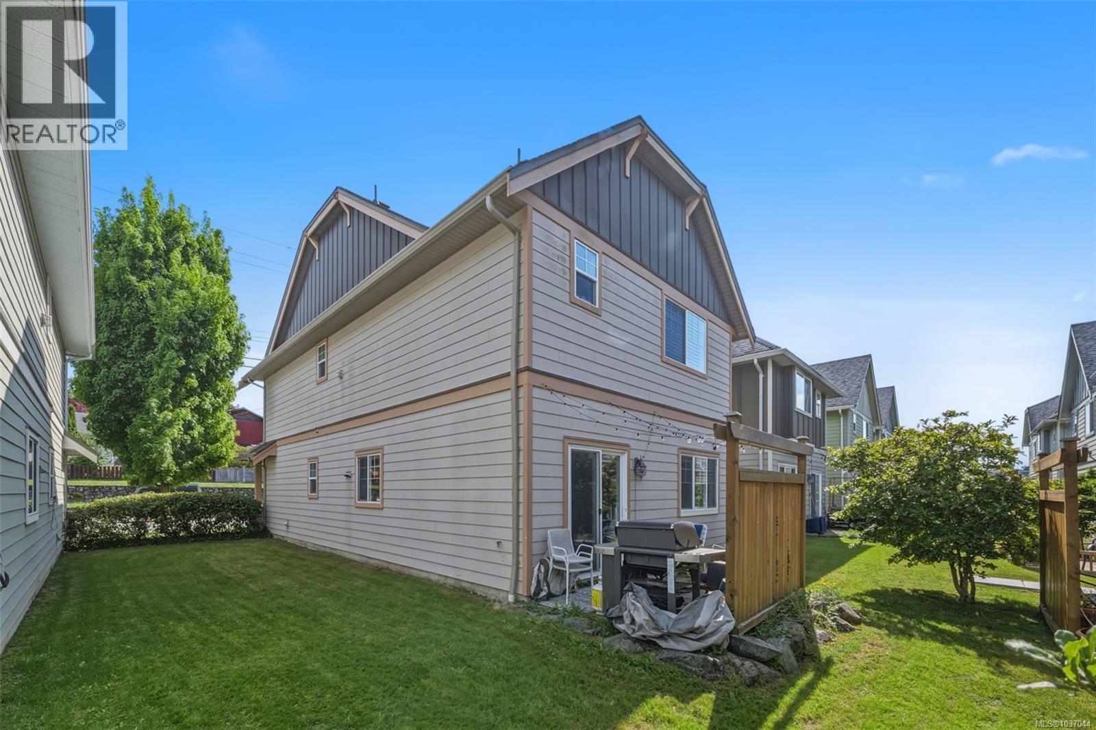 #6 1182 Colville Rd - 3