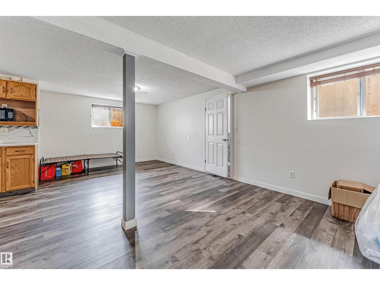 1529 49A ST NW NW - 31