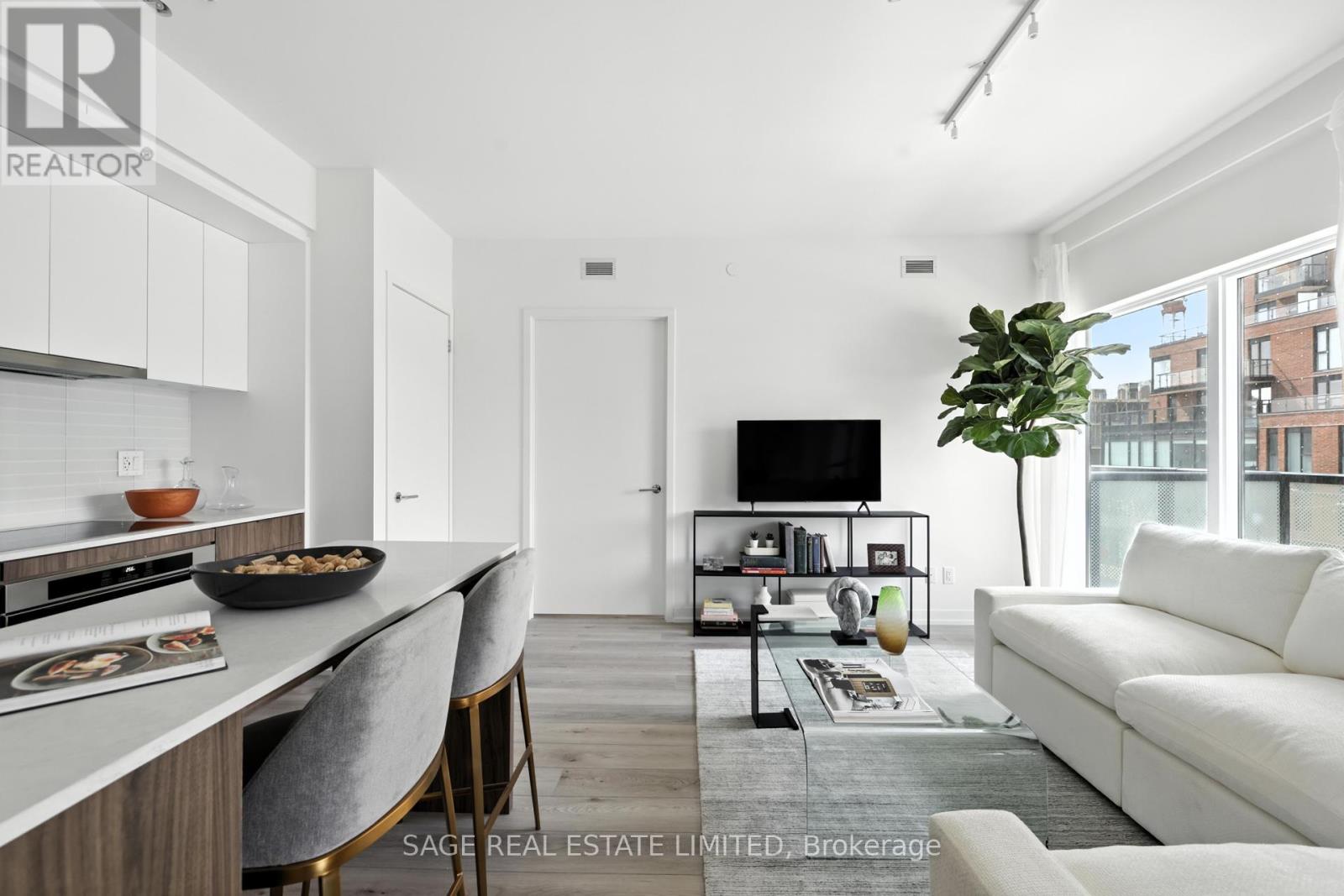 #301 863 ST CLAIR AVENUE W - 16