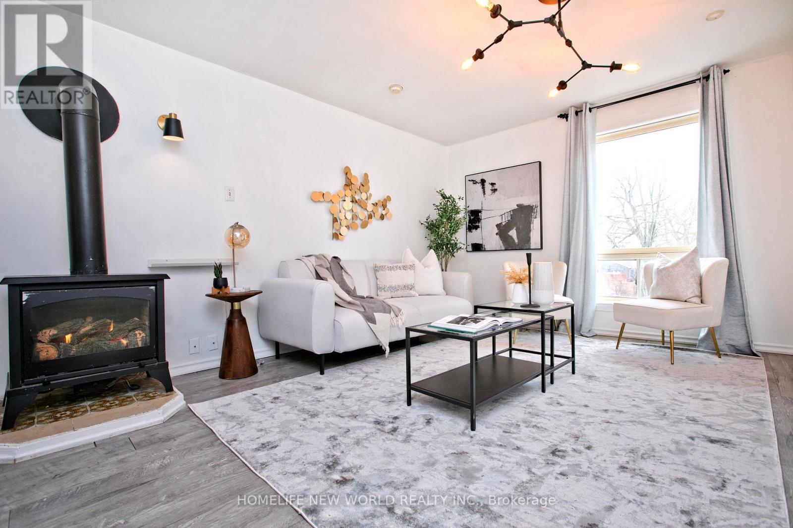 579 LAKE DRIVE S - 1