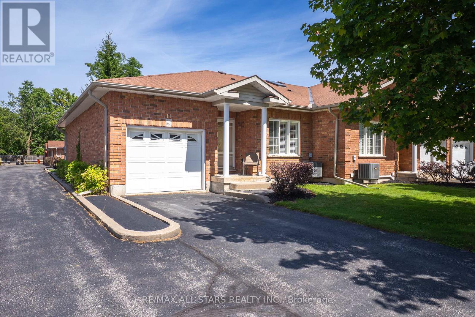 #11 111 COLBORNE STREET - 1