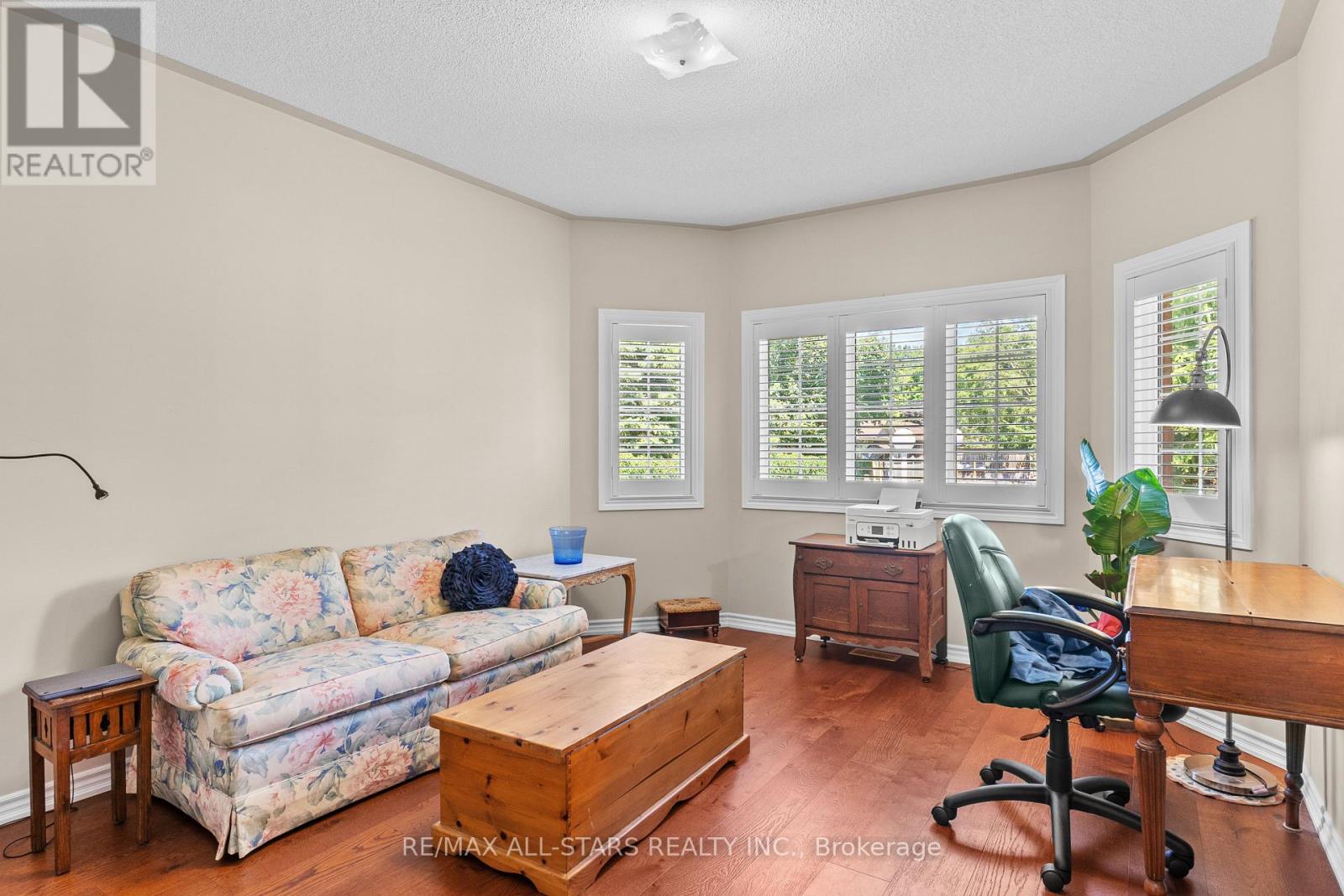#11 111 COLBORNE STREET - 13