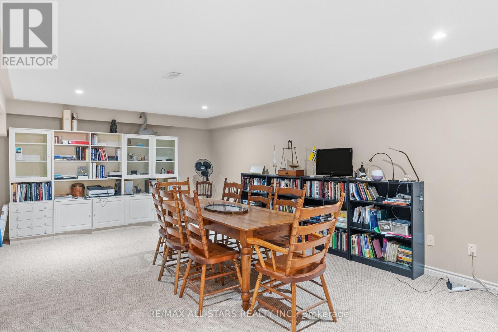 #11 111 COLBORNE STREET - 15