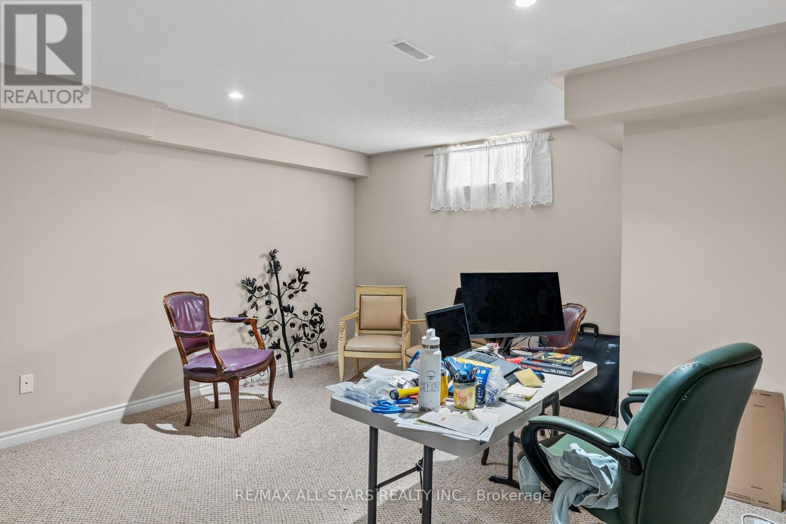 #11 111 COLBORNE STREET - 18