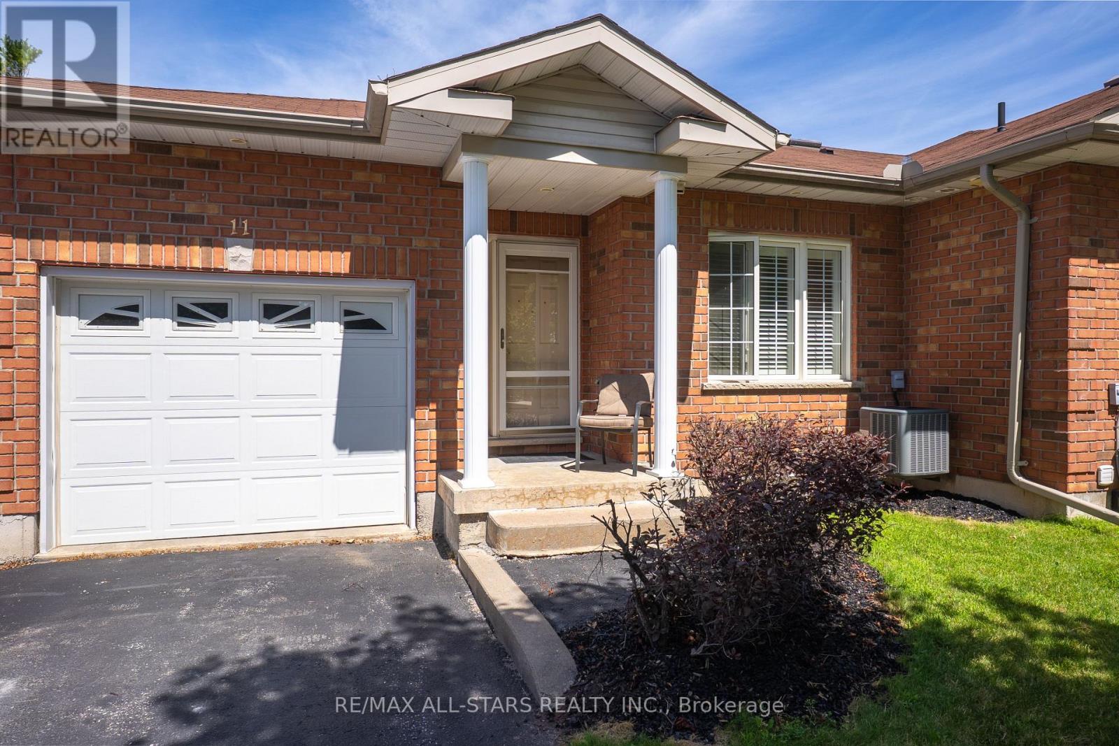 #11 111 COLBORNE STREET - 2