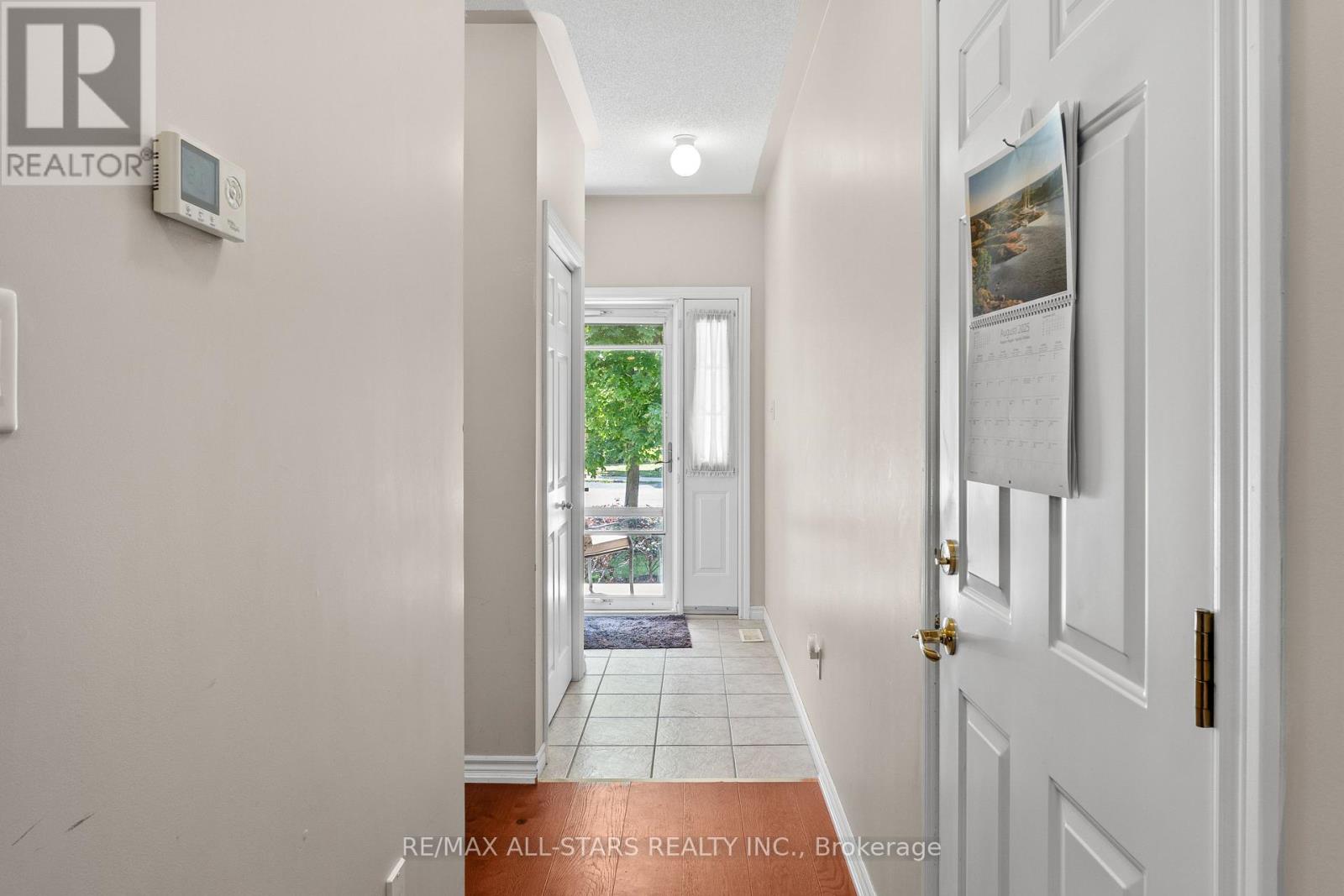 #11 111 COLBORNE STREET - 3