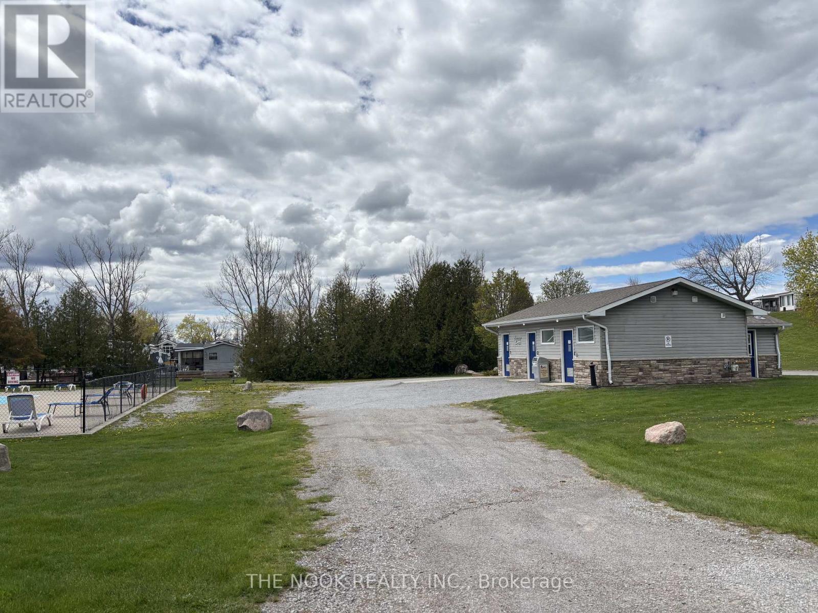 UNIT #1 MARINA CRESCENT - 920 SKYLINE ROAD - 31