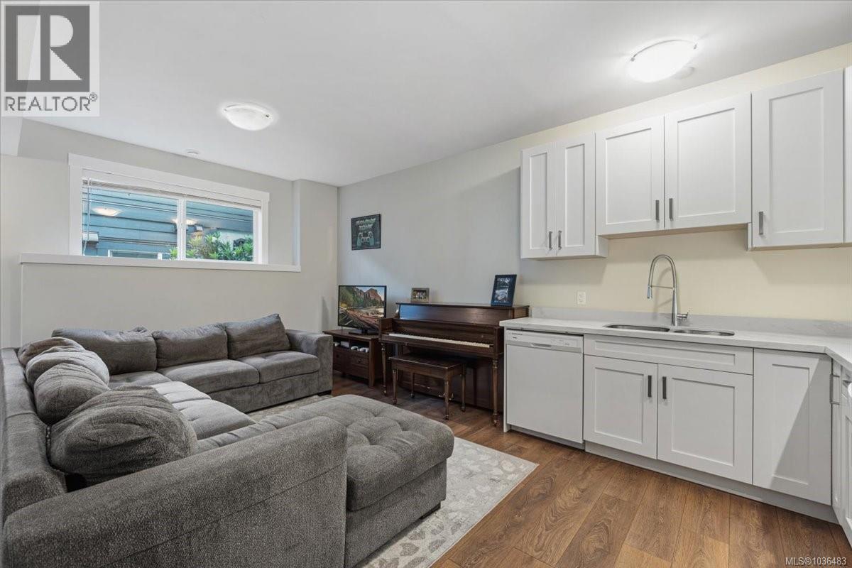1324 Langara Dr - 28