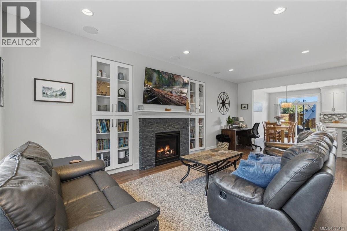 1324 Langara Dr - 13