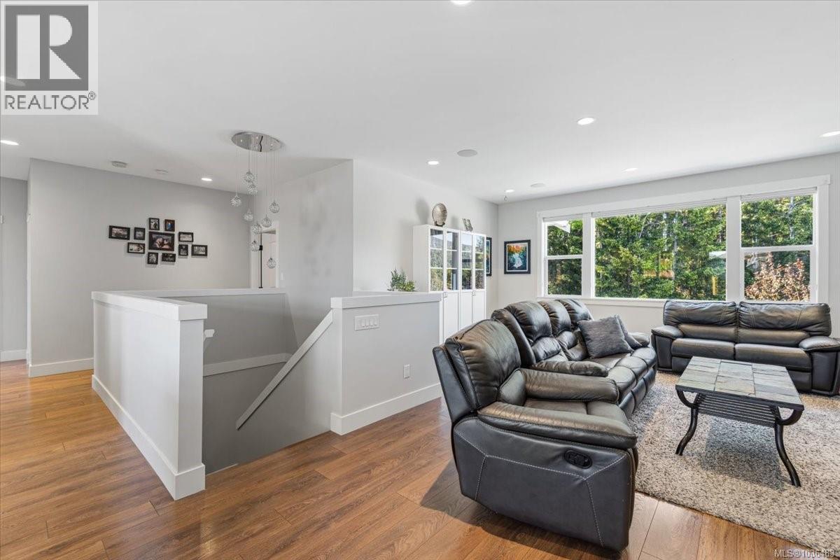 1324 Langara Dr - 14