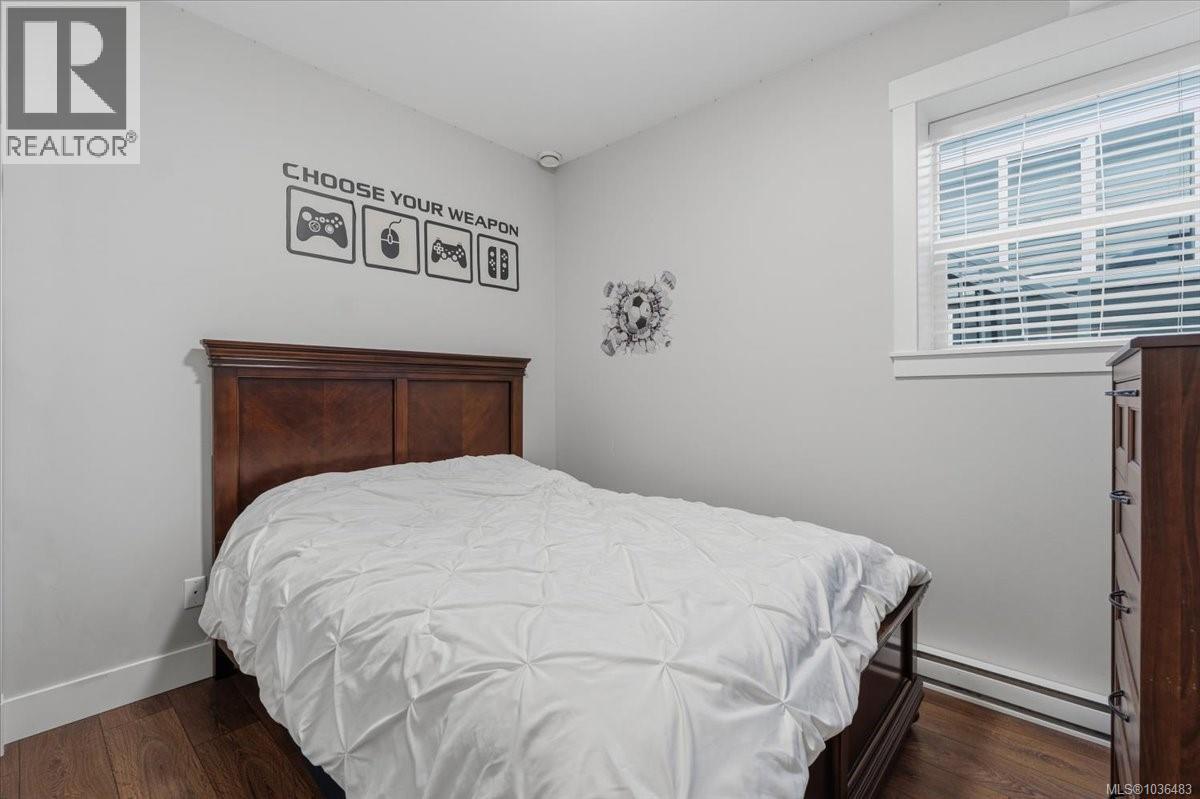 1324 Langara Dr - 30
