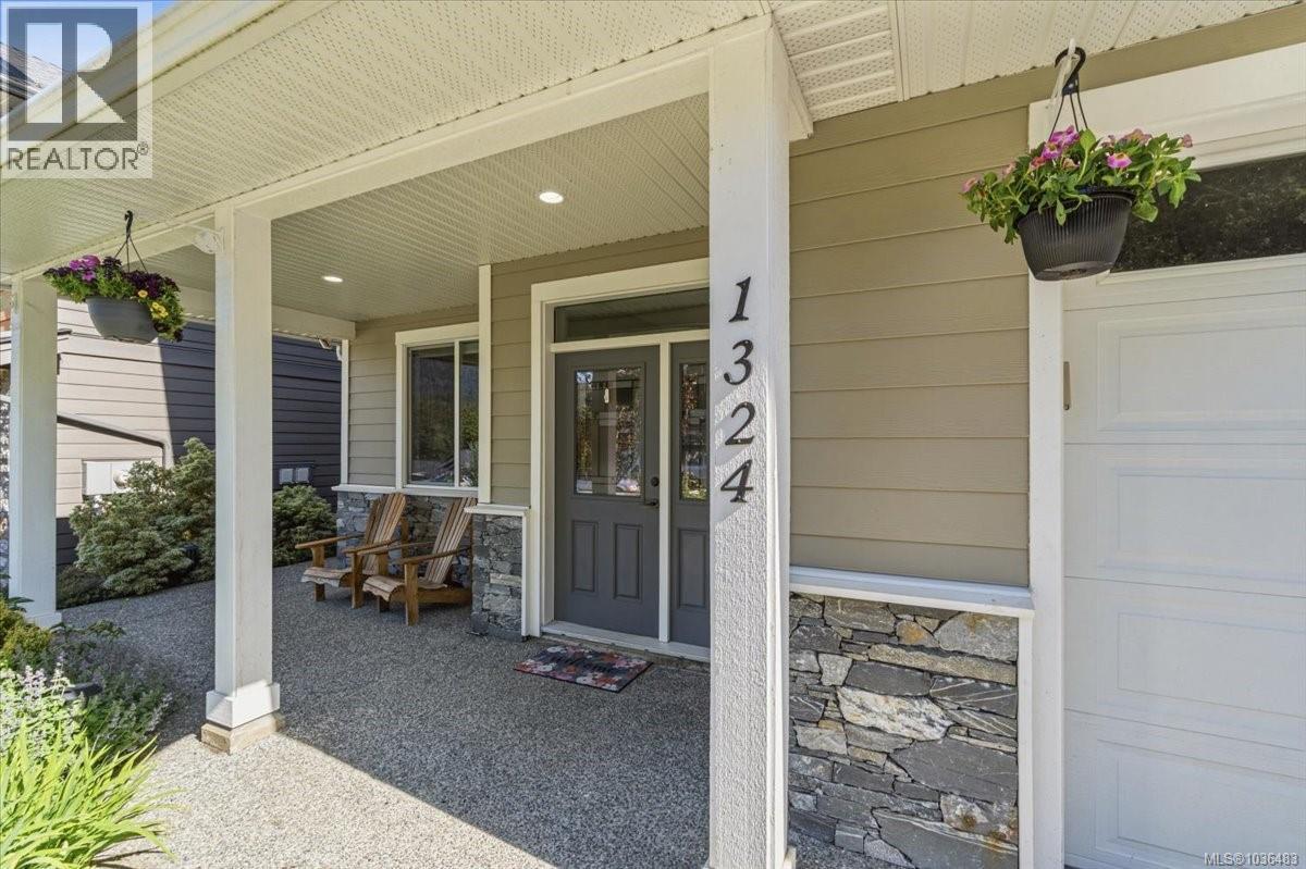 1324 Langara Dr - 38